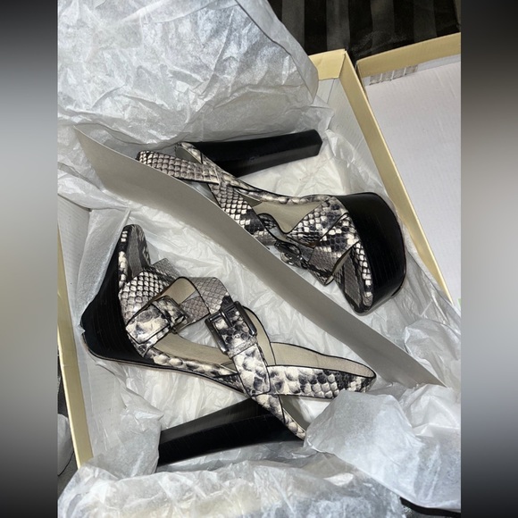 Michael Kors Josephine platform heels - Picture 4 of 4